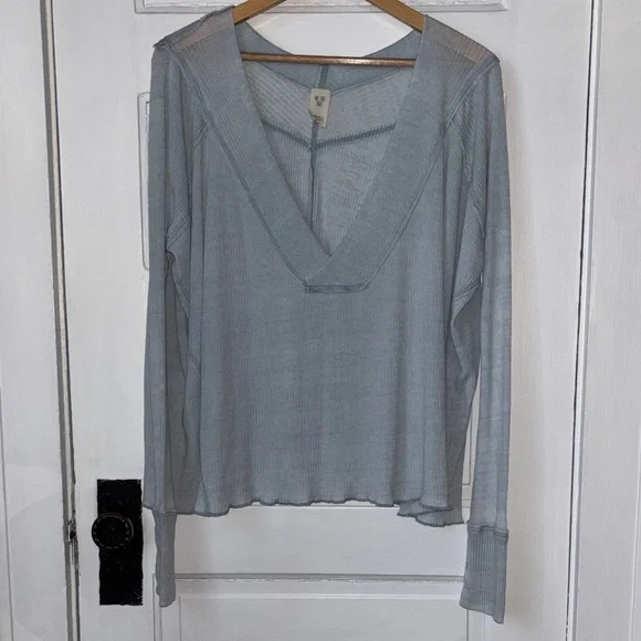 WE THE FREE OCEANVIEW PLUNGING V NECK RIBBED LONG SLEEVE THERMAL - Picture 2 of 7